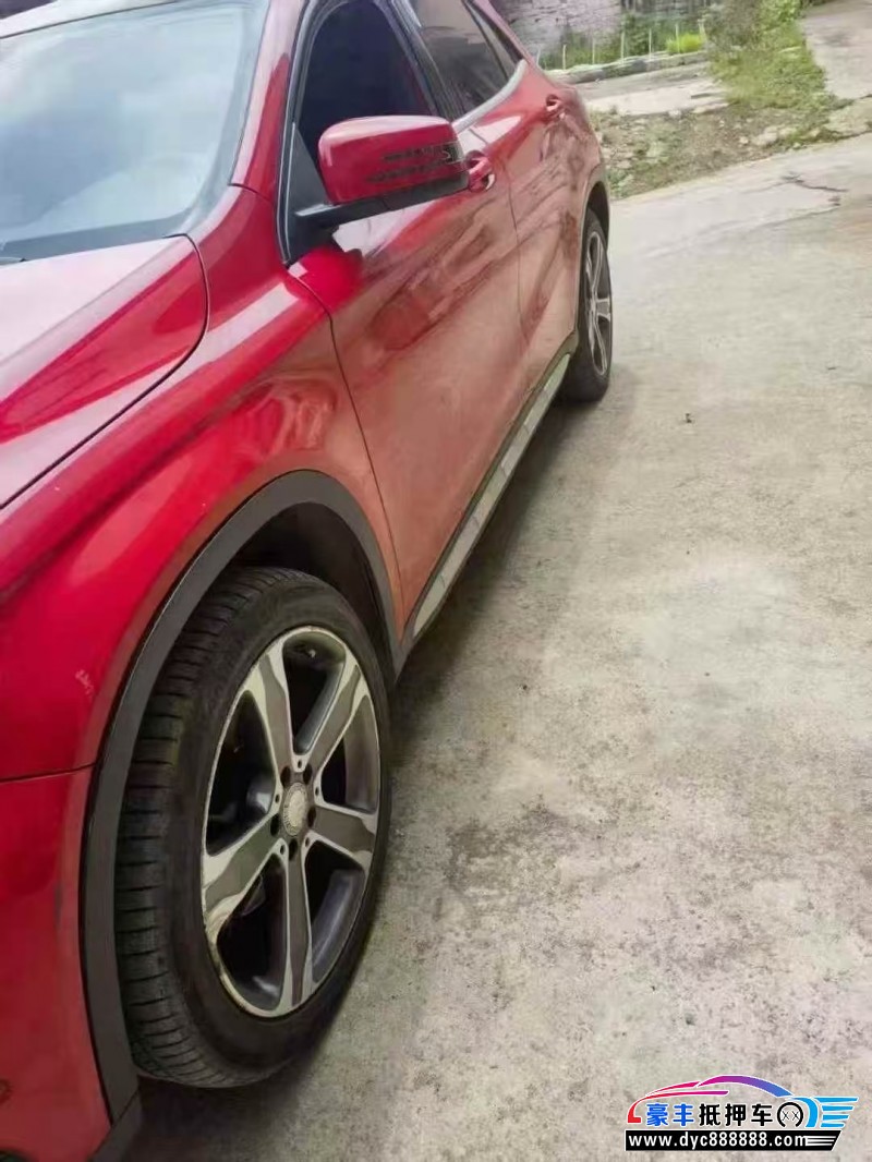 16年奔驰GLA轿车抵押车出售