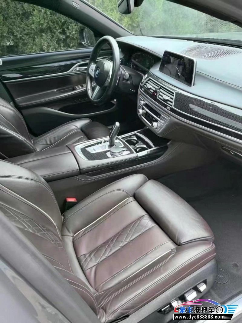 20年宝马7系轿车抵押车出售