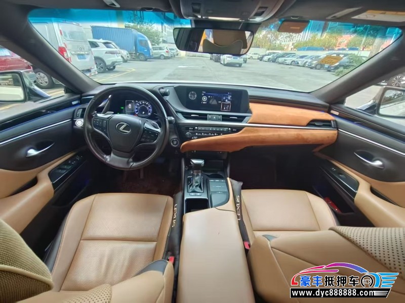 19年雷克萨斯ES轿车抵押车出售