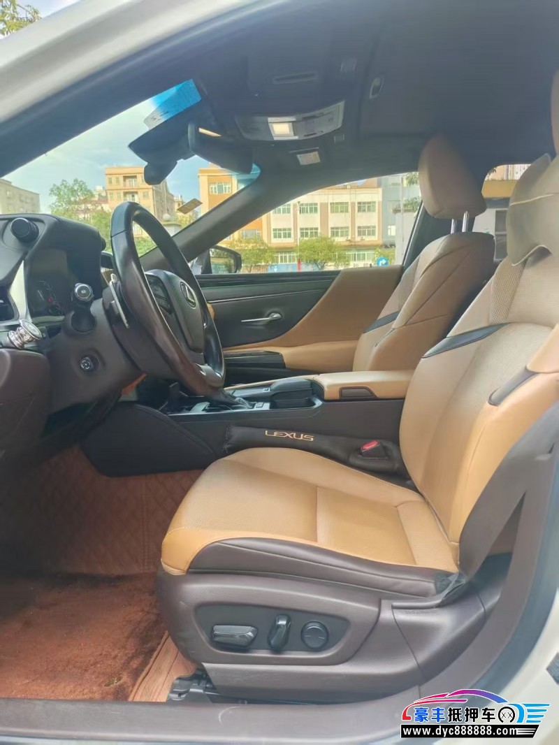 19年雷克萨斯ES轿车抵押车出售