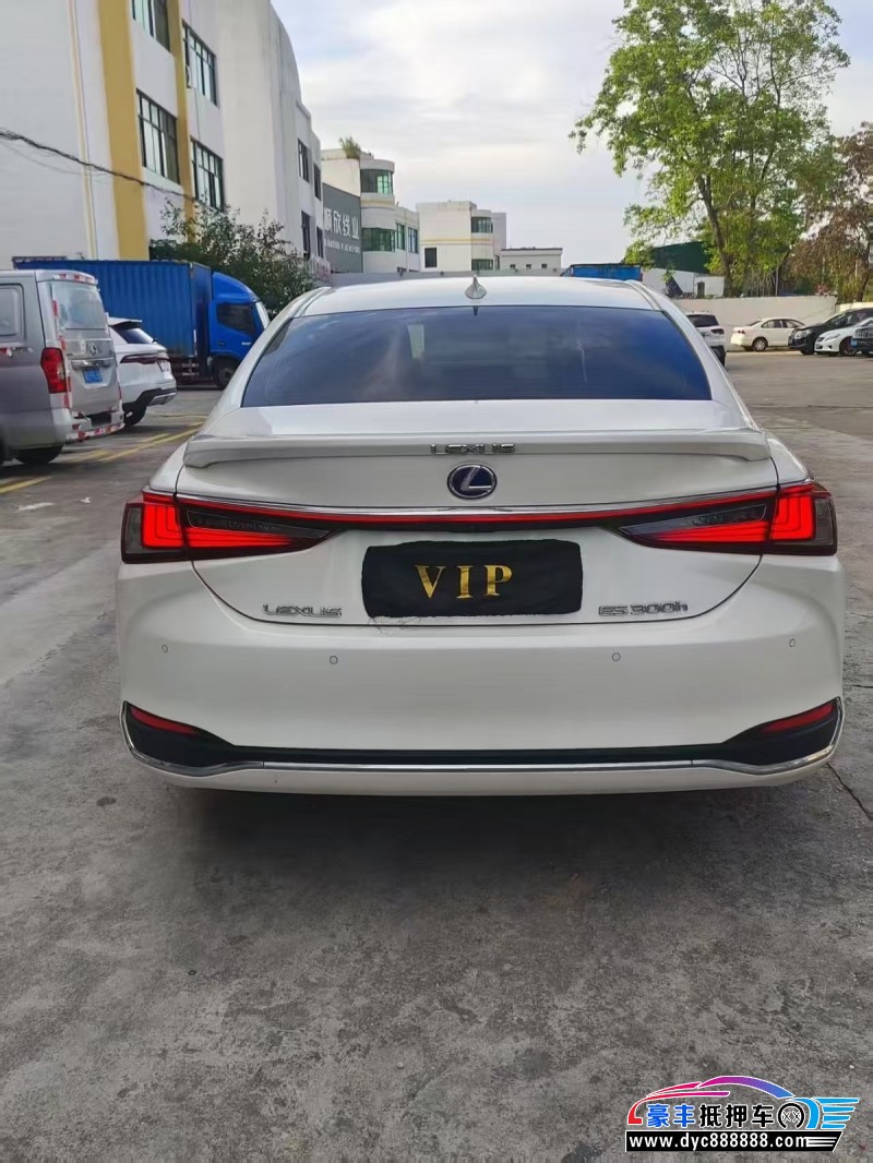 19年雷克萨斯ES轿车抵押车出售