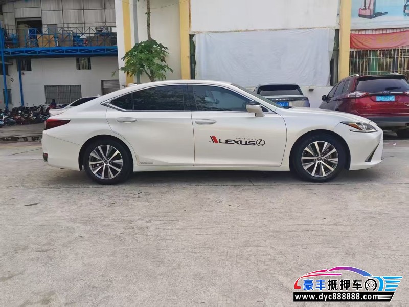 19年雷克萨斯ES轿车抵押车出售