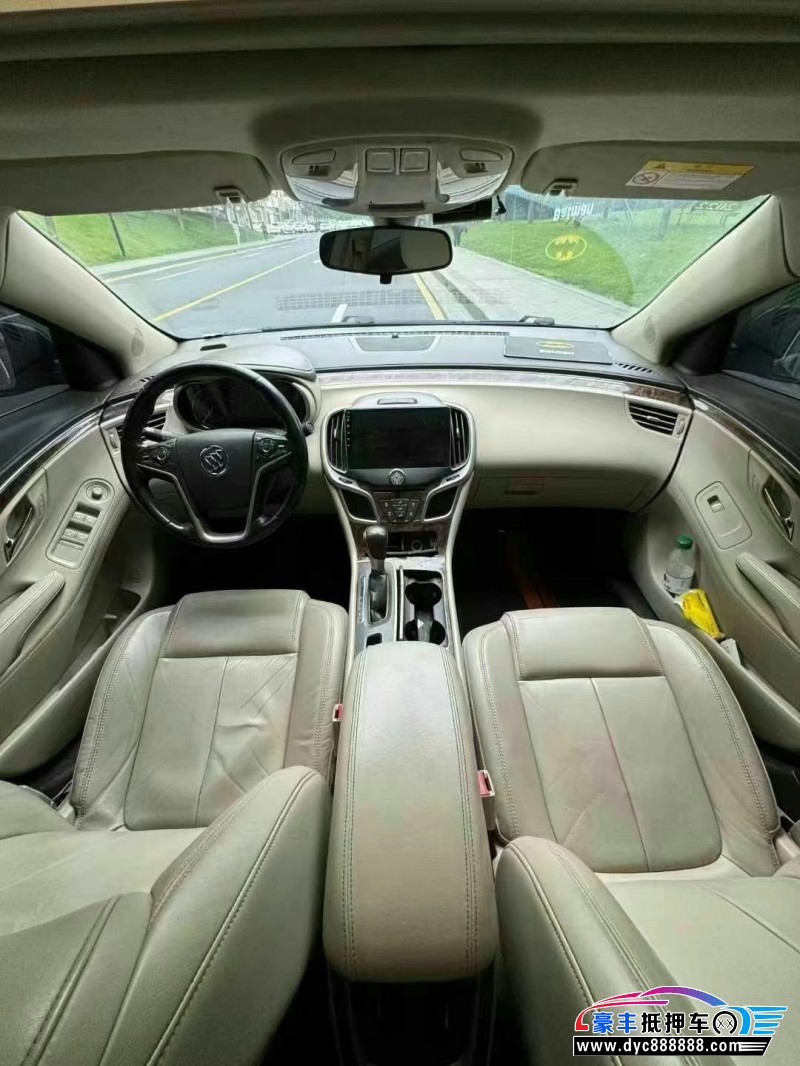 16年别克君越轿车抵押车出售