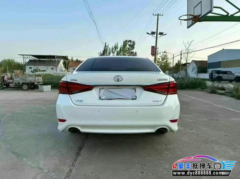 18年丰田皇冠轿车抵押车出售