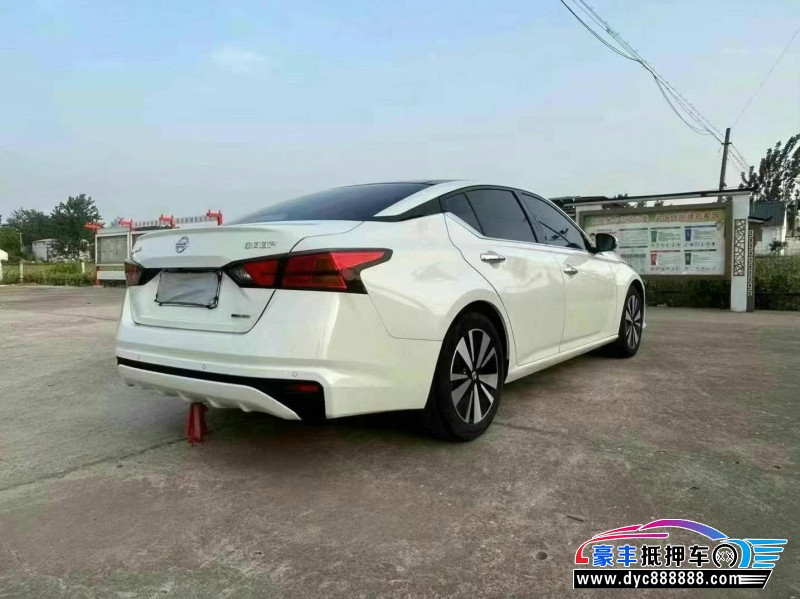 22年日产天籁轿车抵押车出售