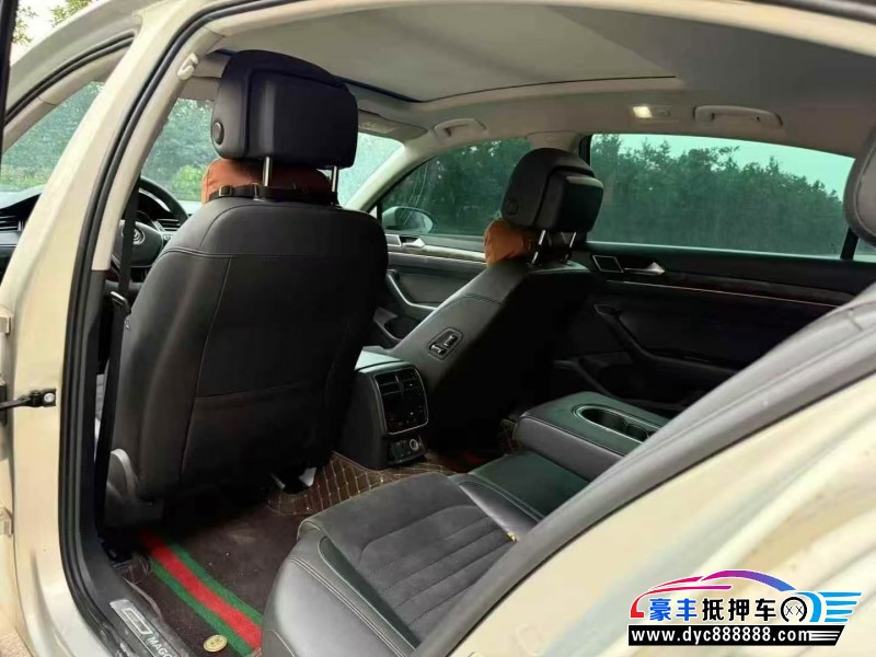 17年大众迈腾轿车抵押车出售