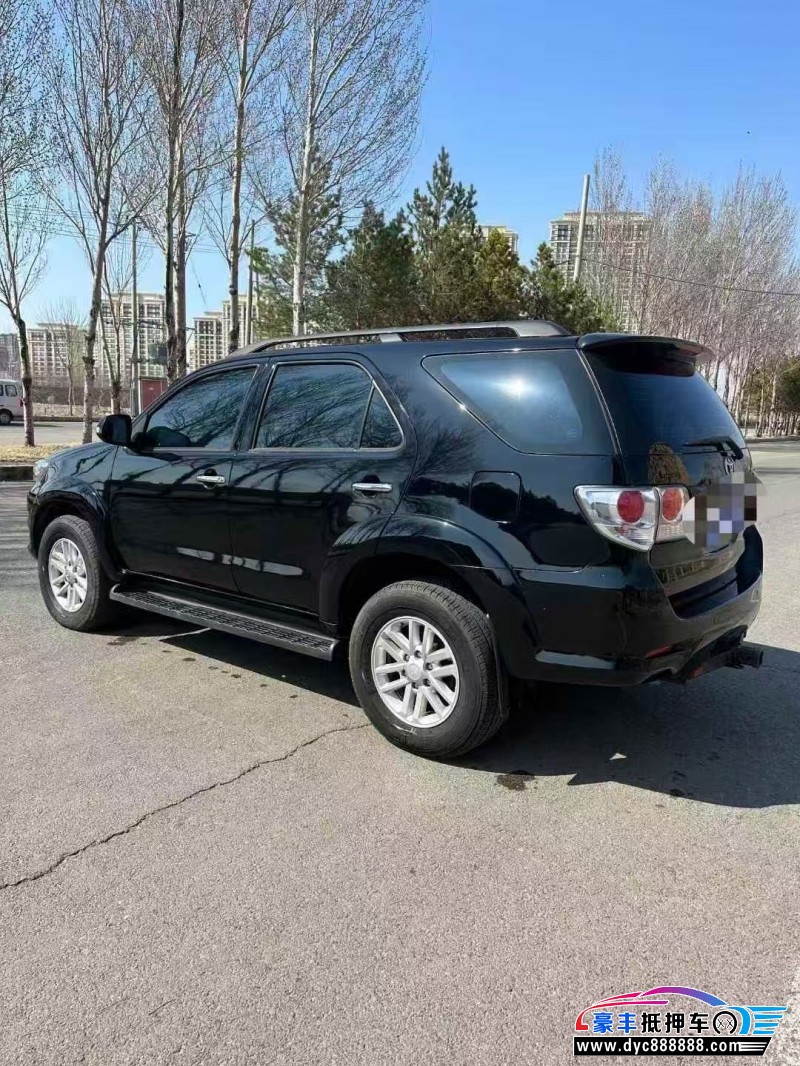 18年丰田奔跑者轿车抵押车出售