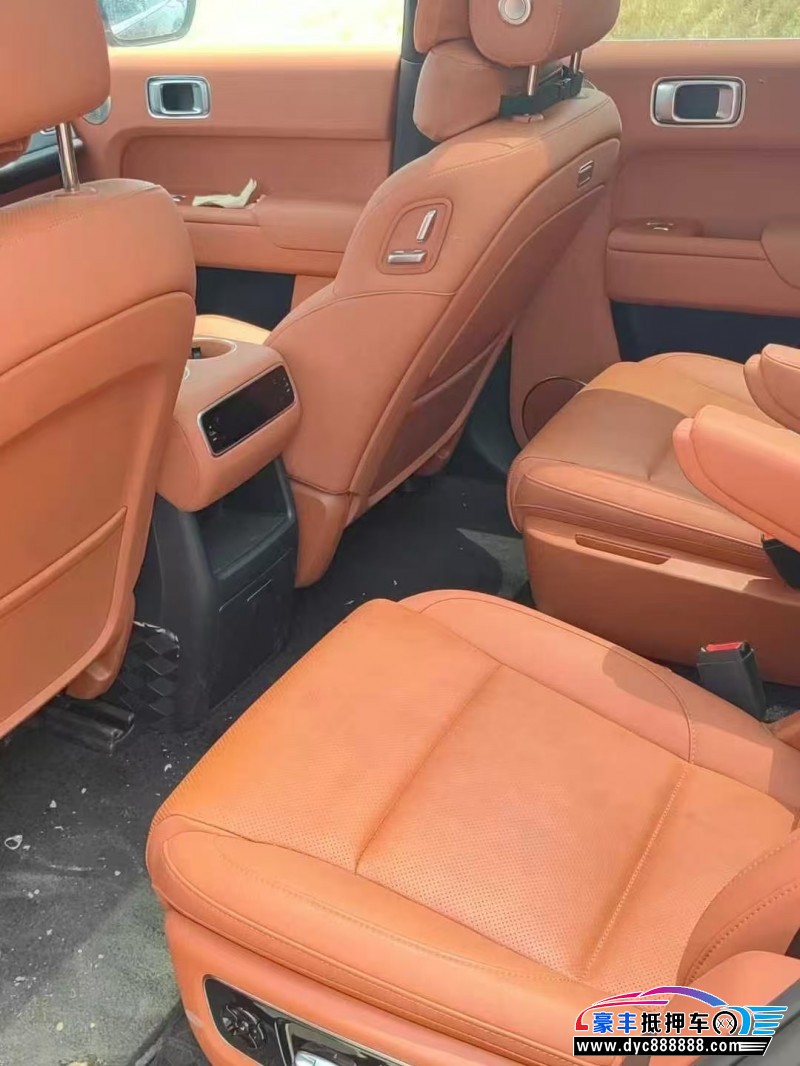 24年理想L8轿车抵押车出售