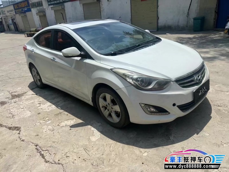 13年现代朗动轿车抵押车出售