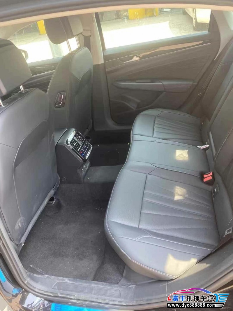 25年大众帕萨特轿车抵押车出售