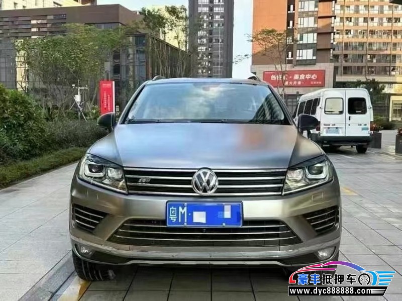 18年大众途锐轿车抵押车出售