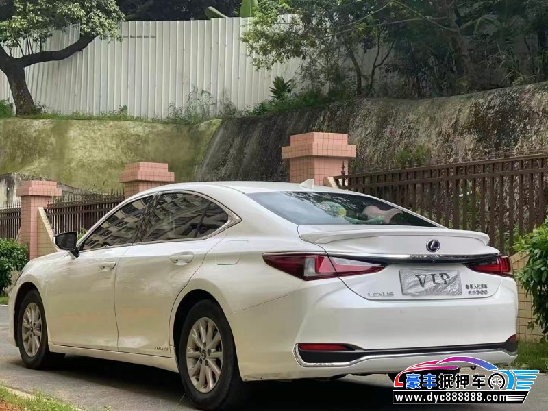 20年雷克萨斯ES轿车抵押车出售