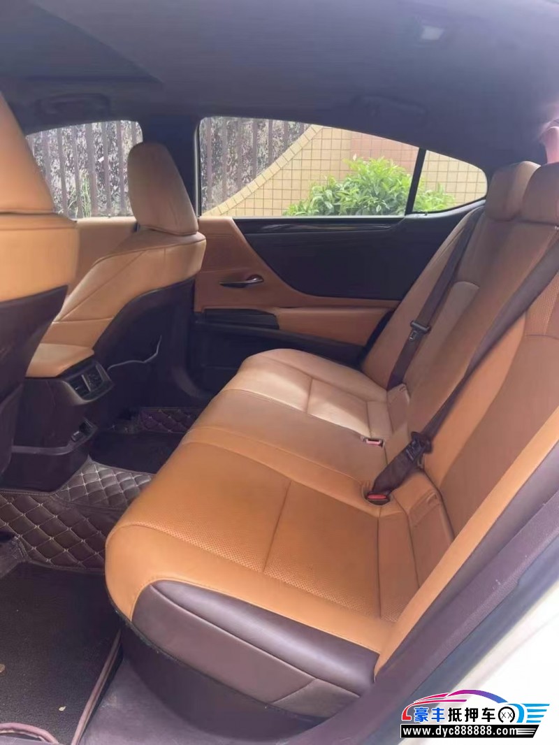 20年雷克萨斯ES轿车抵押车出售