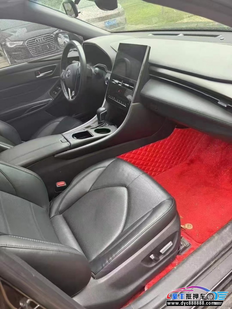 22年丰田亚洲龙轿车抵押车出售