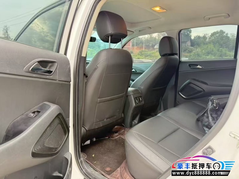 21年现代ix35轿车抵押车出售