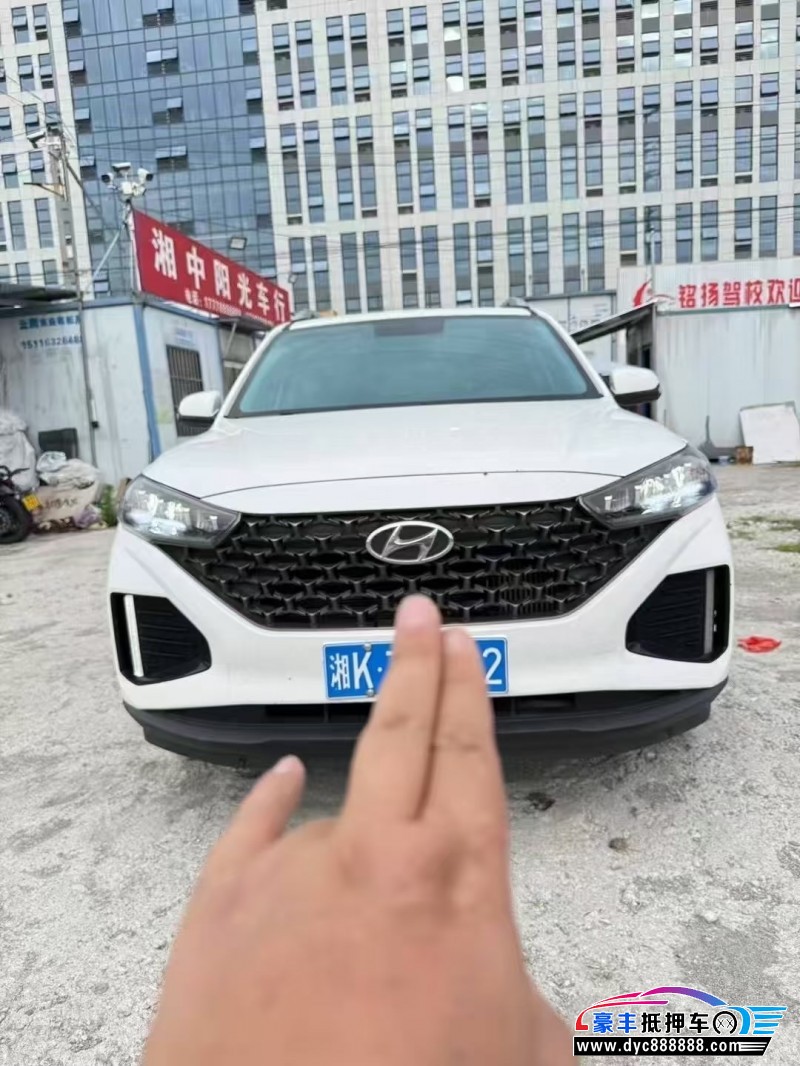 21年现代ix35轿车抵押车出售