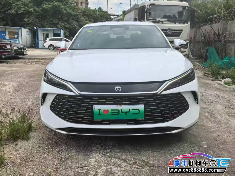 25年比亚迪秦轿车抵押车出售