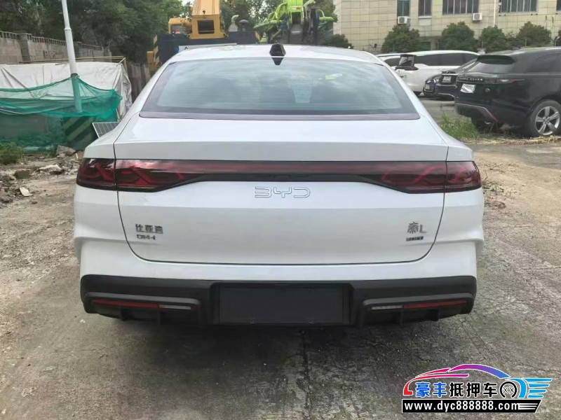 25年比亚迪秦轿车抵押车出售