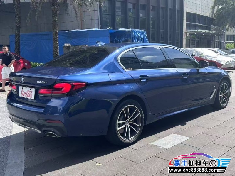 22年宝马5系轿车抵押车出售