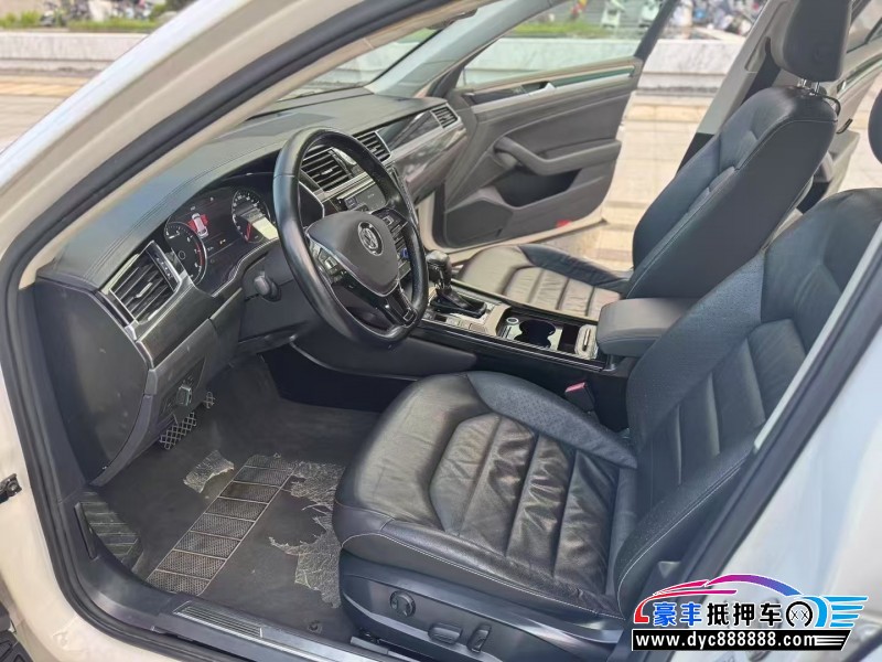 21年大众辉昂轿车抵押车出售