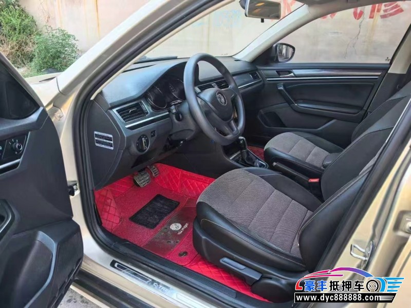 17年大众蔚领轿车抵押车出售