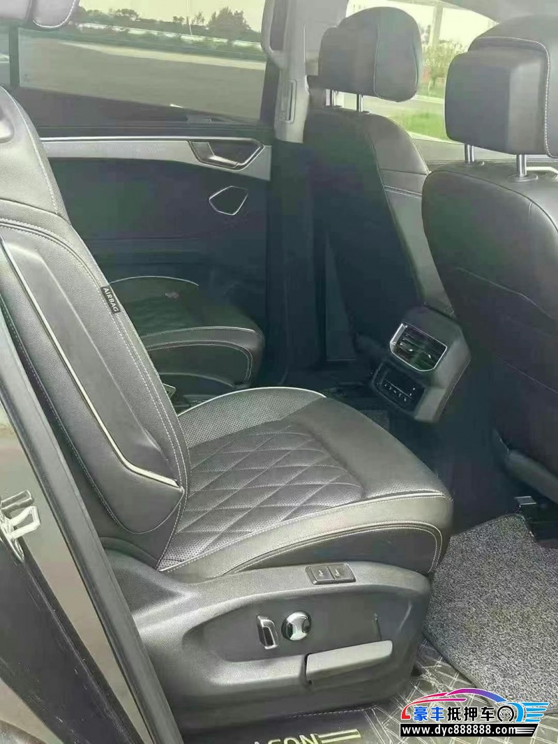 21年大众揽镜轿车抵押车出售