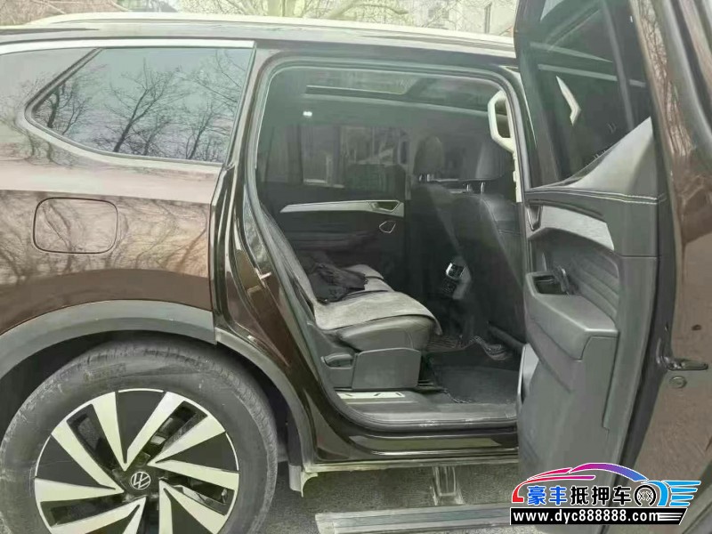 22年大众揽镜轿车抵押车出售