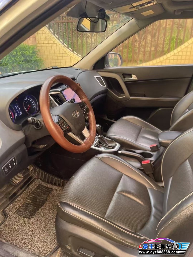 19年现代ix25轿车抵押车出售