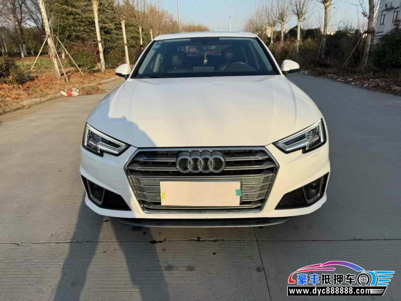 抵押车出售19年奥迪A4L轿车