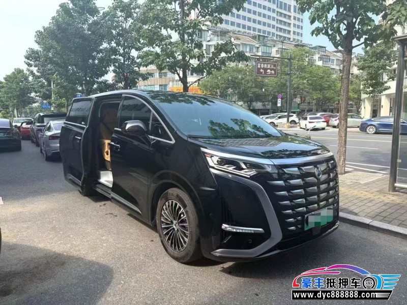 24年腾势D9MPV抵押车出售