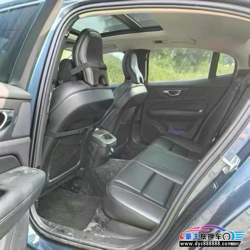 22年沃尔沃S60轿车抵押车出售