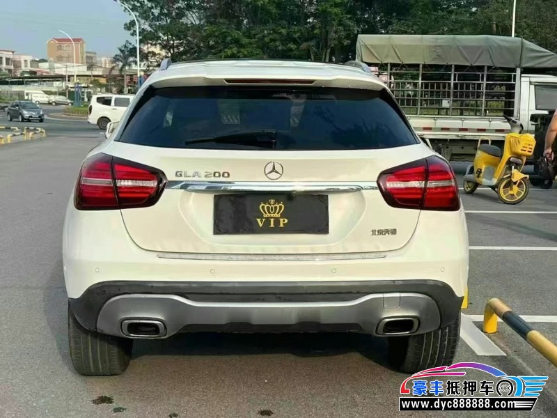19年奔驰GLA轿车抵押车出售