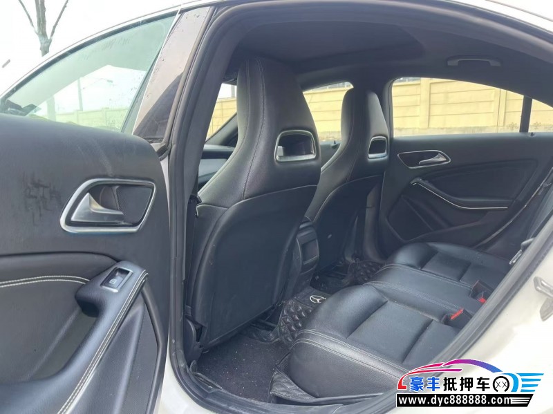 18年奔驰CLA轿车抵押车出售