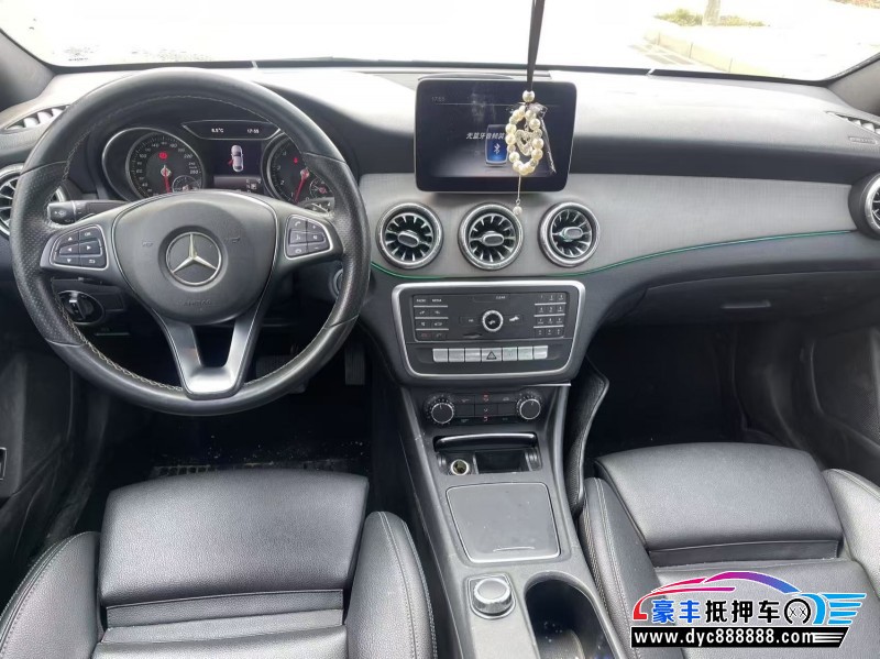 18年奔驰CLA轿车抵押车出售