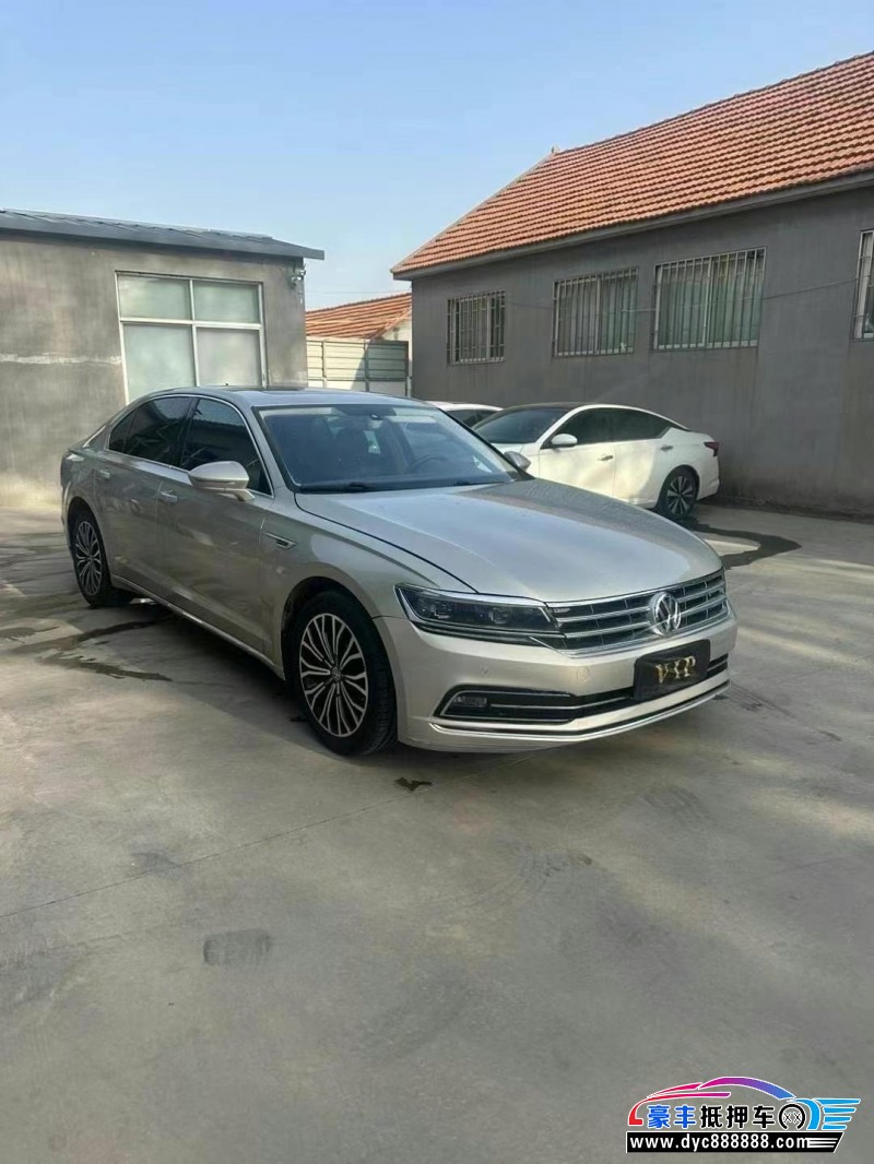 18年大众辉昂轿车抵押车出售