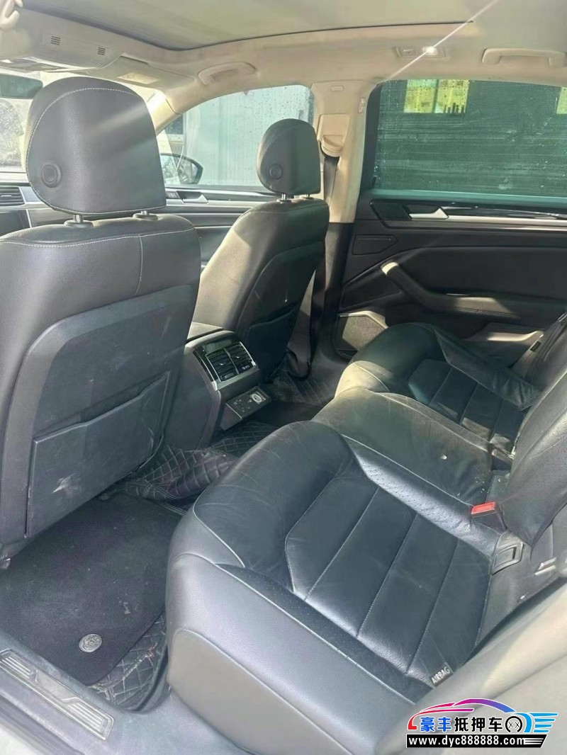 18年大众辉昂轿车抵押车出售