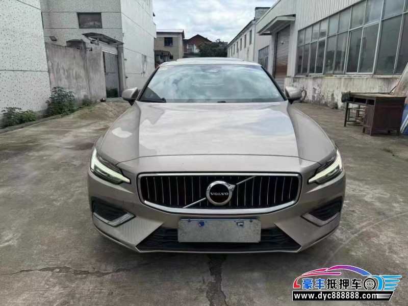 23年沃尔沃S60轿车抵押车出售