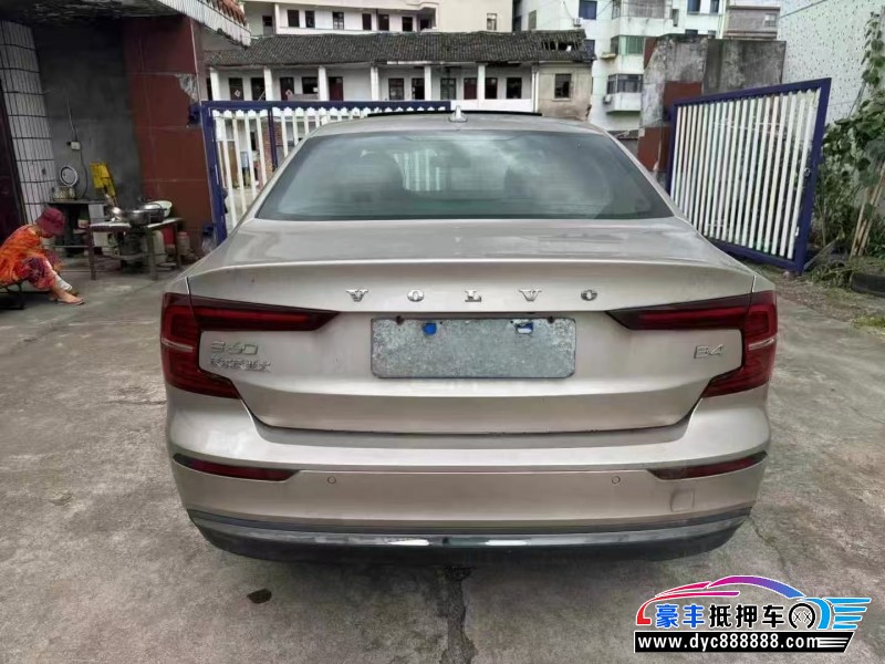 23年沃尔沃S60轿车抵押车出售