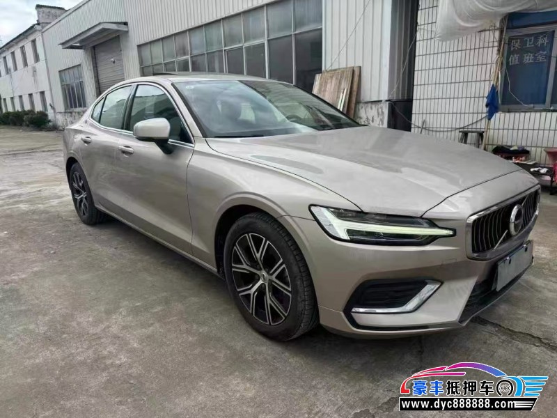 23年沃尔沃S60轿车抵押车出售