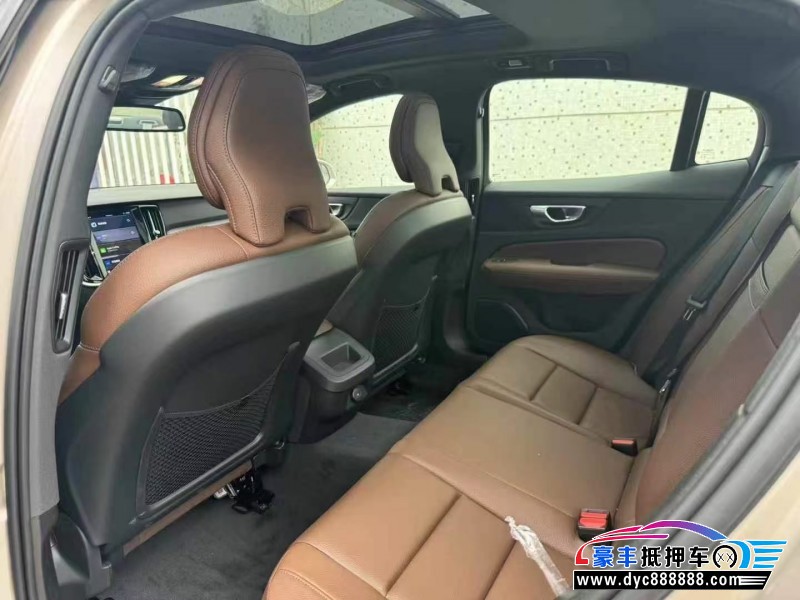 23年沃尔沃S60轿车抵押车出售