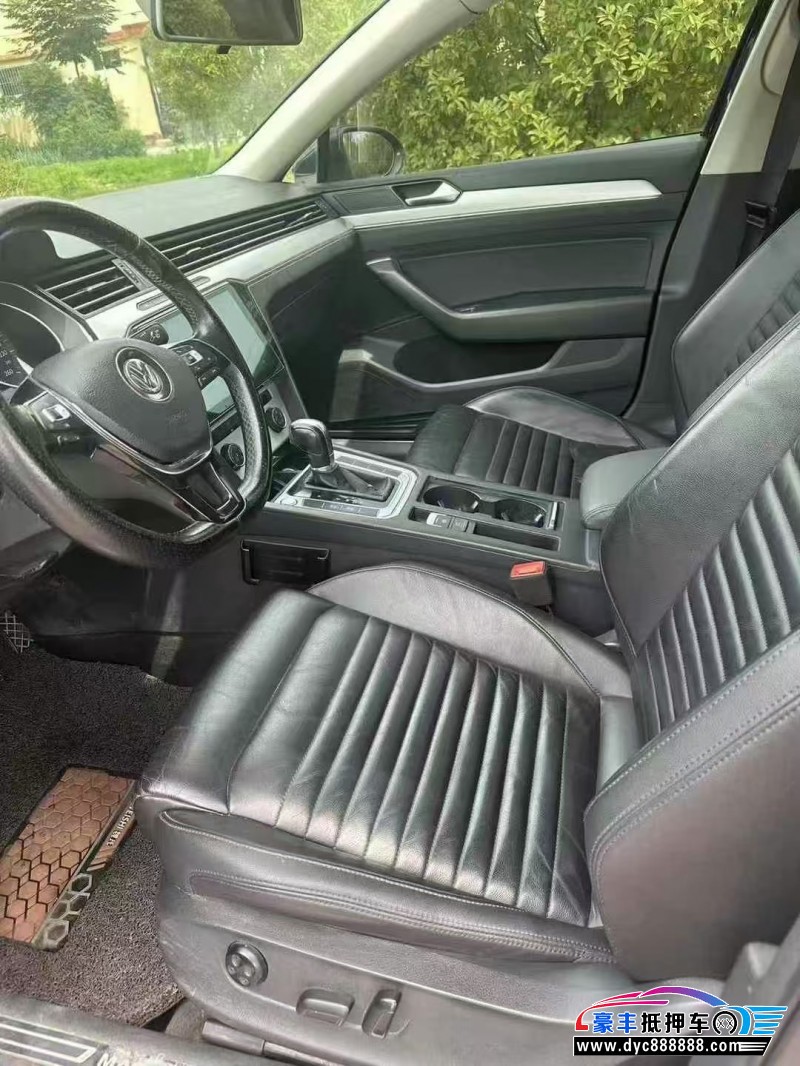 17年大众迈腾轿车抵押车出售