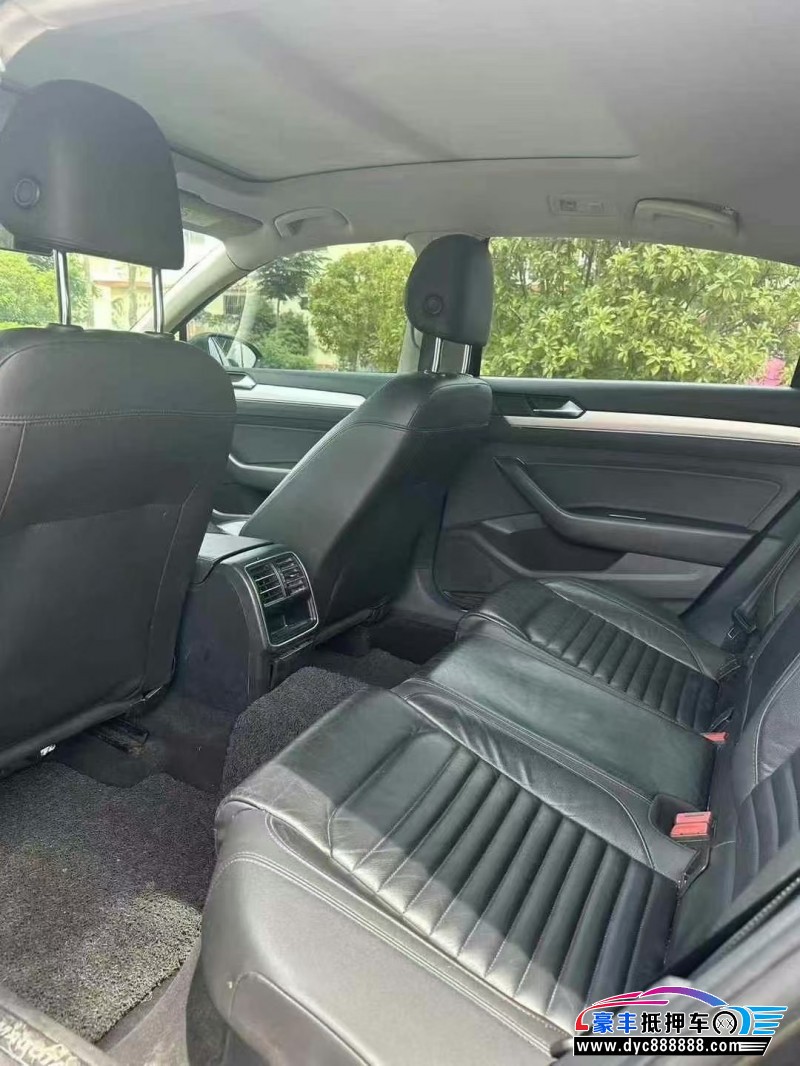 17年大众迈腾轿车抵押车出售