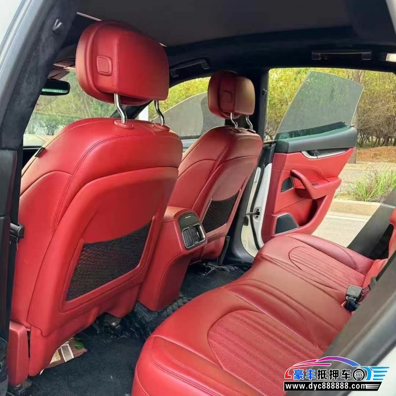 18年玛莎拉蒂莱万特轿车抵押车出售