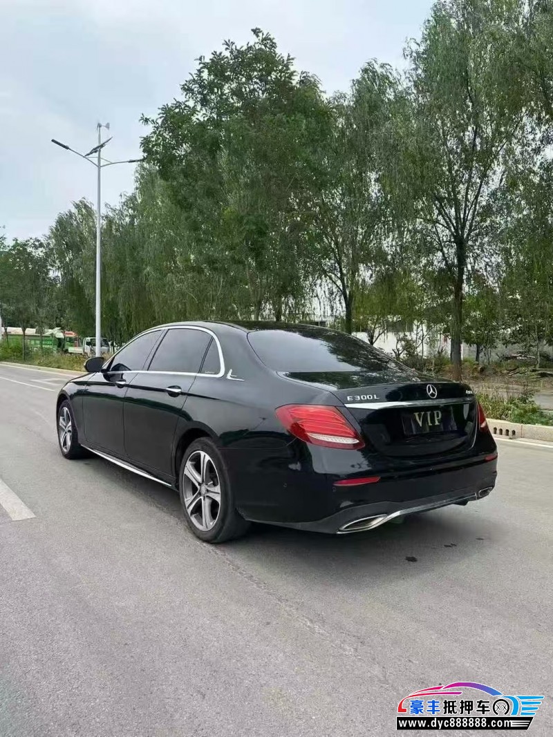 17年奔驰E轿车抵押车出售