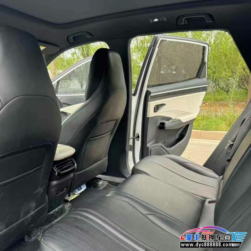 24年吉利银河L7轿车抵押车出售