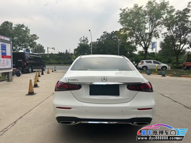 23年奔驰E轿车抵押车出售