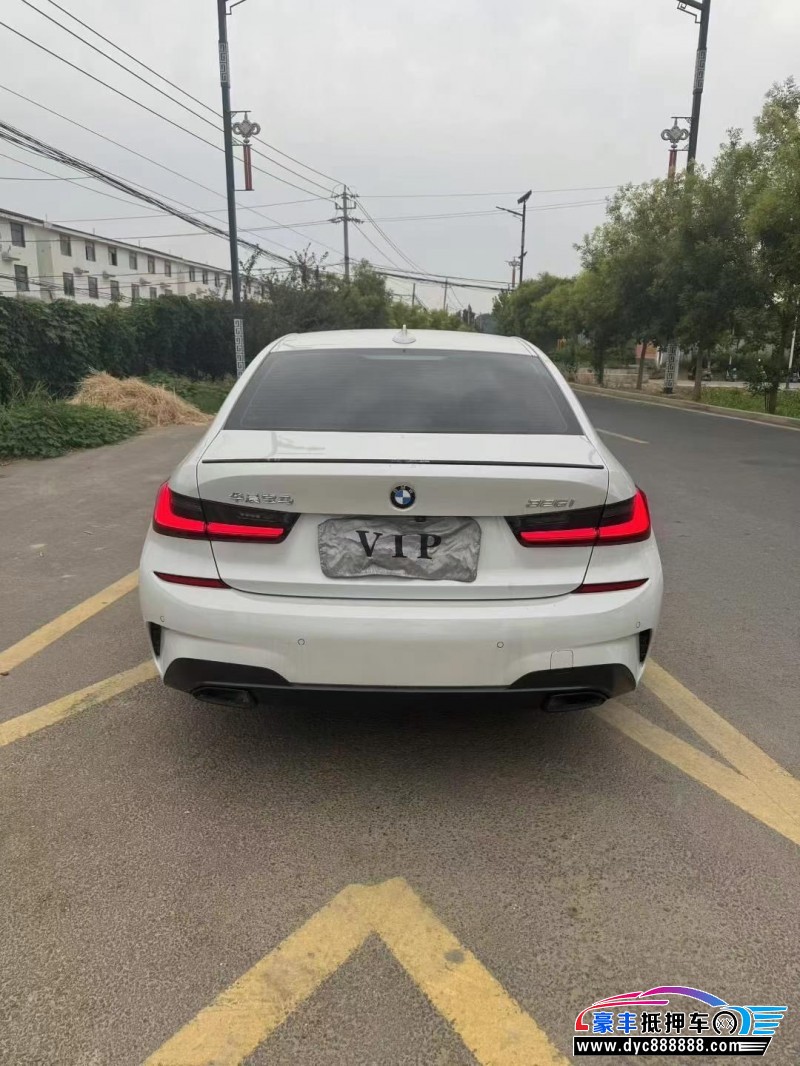 21年宝马3系轿车抵押车出售