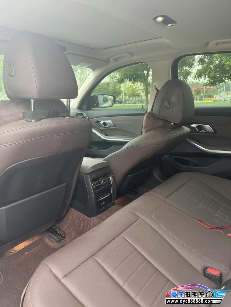 21年宝马3系轿车抵押车出售