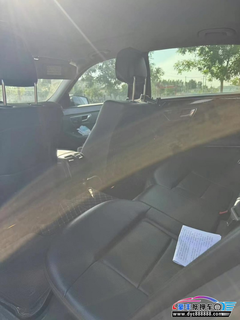 13年奔驰E轿车抵押车出售