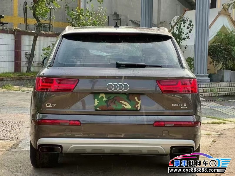17年奥迪Q7轿车抵押车出售